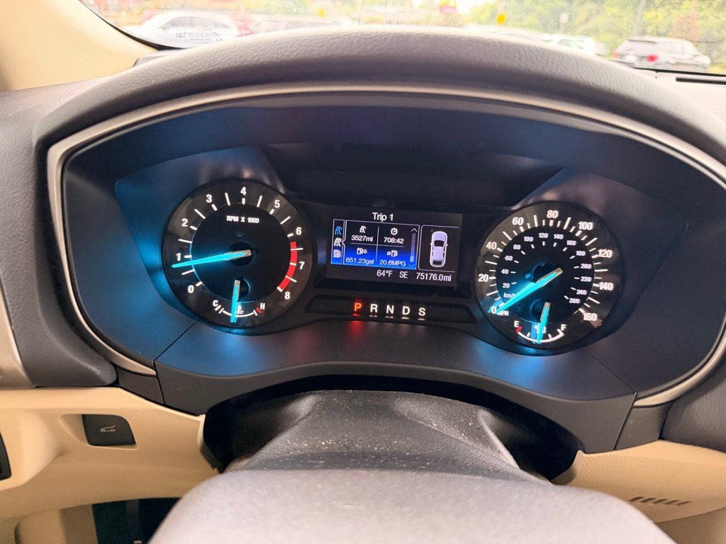 Used 2013 Ford Fusion SE FWD image 22