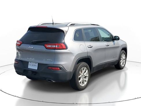 Used 2016 Jeep Cherokee Latitude w/ Comfort & Convenience Group AWD/4WD image 4