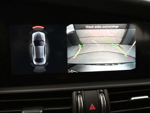 Used 2022 Alfa Romeo Giulia Veloce image 23