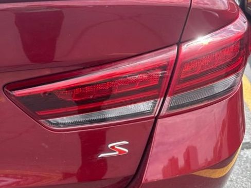 Used 2018 Kia Optima S w/ Panoramic Sunroof Package FWD image 5