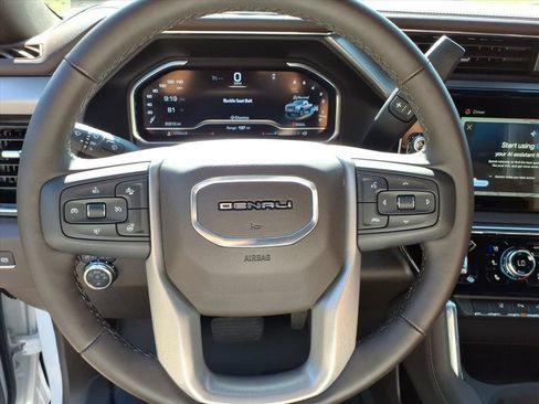 Used 2025 GMC Sierra 2500 Denali w/ Technology Package AWD/4WD image 27