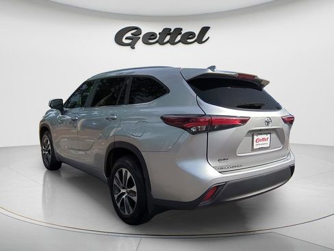 Certified 2024 Toyota Highlander XLE AWD/4WD image 7