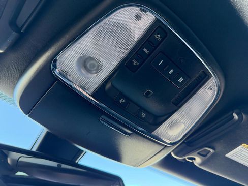 Used 2018 Dodge Charger GT image 14