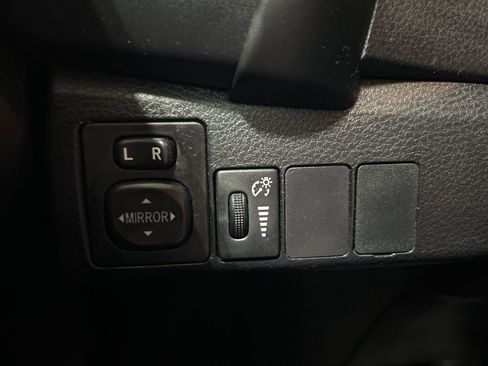 Used 2017 Toyota Corolla L image 21