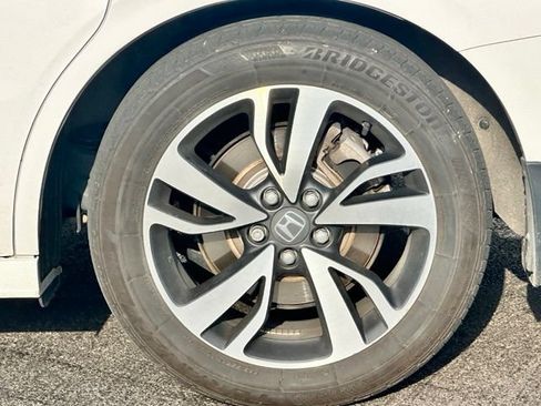 Used 2024 Honda Odyssey Touring image 5