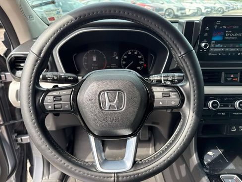 Used 2024 Honda Pilot Touring image 11