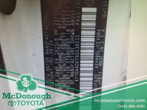 Used 2025 Toyota Camry LE FWD image 6