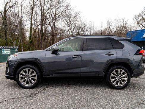 Used 2019 Toyota RAV4 XLE Premium image 3