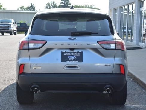 Used 2022 Ford Escape SE w/ SE Sport Appearance Package AWD/4WD image 9