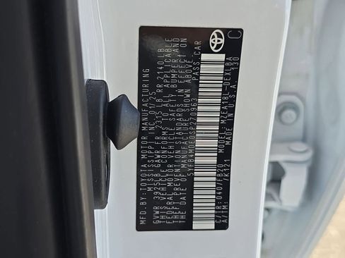 Certified 2025 Toyota Corolla LE FWD image 35