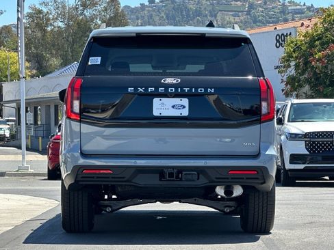 New 2027 Ford Expedition Max Active RWD image 4
