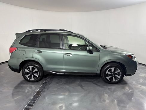 Used 2018 Subaru Forester 2.5i Premium AWD/4WD image 4