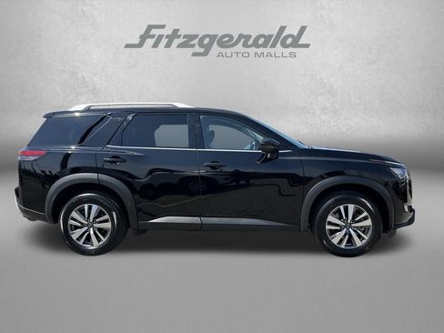 Used 2025 Nissan Pathfinder SL AWD/4WD image 4