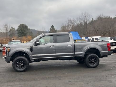 Used 2022 Ford F350 Lariat w/ Tremor Off-Road Package image 7