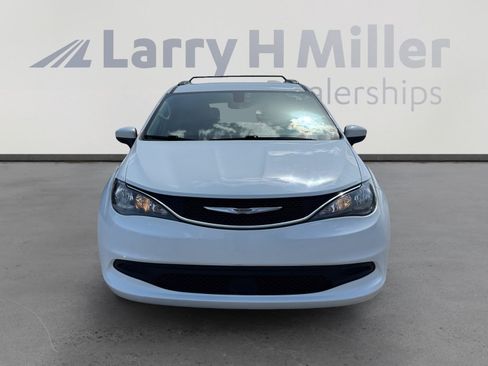 Used 2021 Chrysler Voyager Lxi FWD image 8