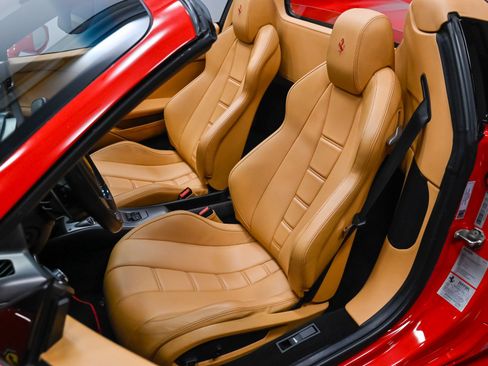 Used 2013 Ferrari 458 Spider RWD image 6