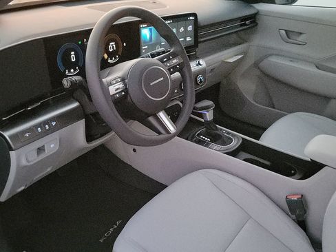 Used 2026 Hyundai Kona SE FWD image 15