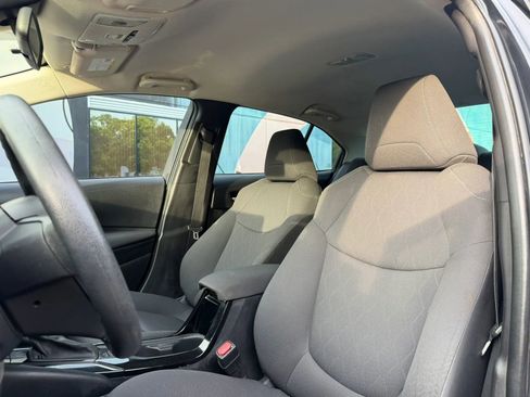 Used 2020 Toyota Corolla LE FWD image 18