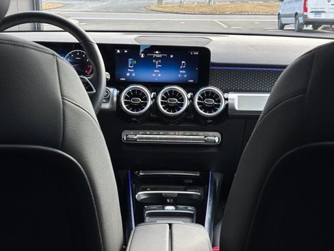 Certified 2025 Mercedes-Benz GLB 250 4MATIC image 60