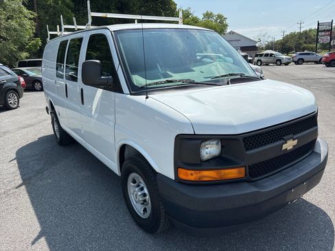 Used 2017 Chevrolet Express 2500 RWD image 12