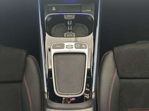 Used 2025 Mercedes-Benz GLA 250 image 21
