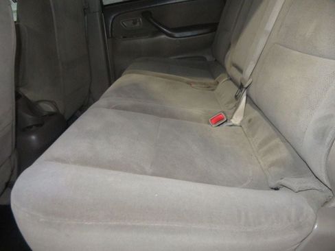 Used 2005 Toyota Sequoia SR5 AWD/4WD image 26