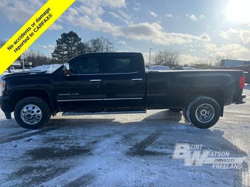Used 2018 GMC Sierra 3500 Denali w/ Duramax Plus Package image 3