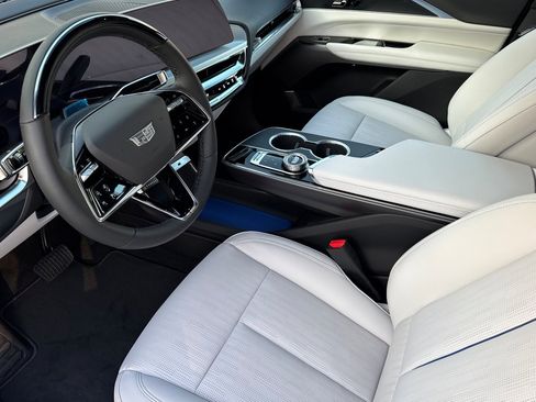 New 2026 Cadillac Lyriq Sport image 10