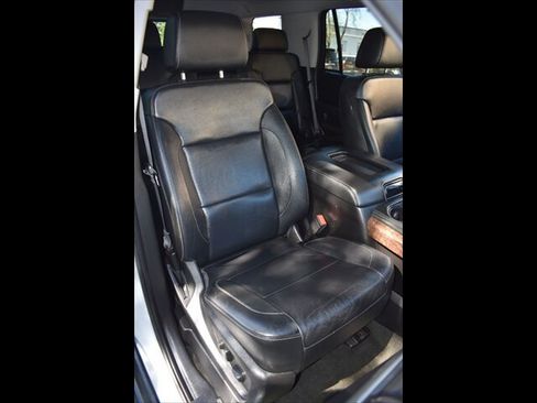 Used 2018 Chevrolet Tahoe LT w/ Luxury Package RWD image 35