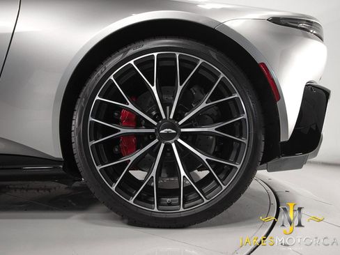 Used 2022 Aston Martin V8 Vantage Coupe image 59
