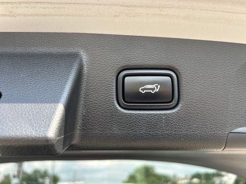 Used 2022 Kia Telluride EX w/ EX Premium Package AWD/4WD image 16