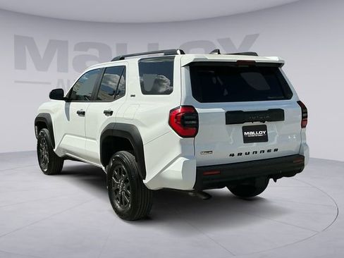Used 2025 Toyota 4Runner SR5 AWD/4WD image 3