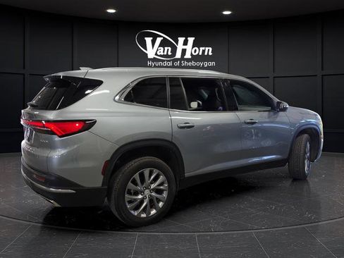 Used 2025 Buick Enclave Preferred w/ Power Package FWD image 7