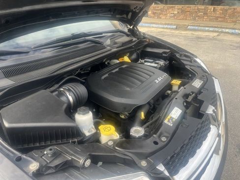 Used 2018 Dodge Grand Caravan SXT image 9