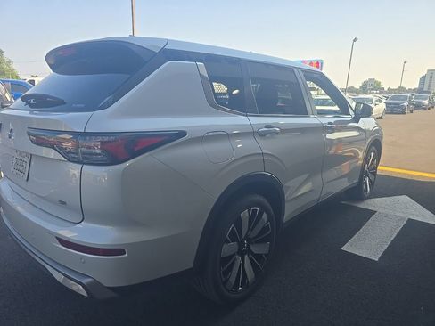 Used 2025 Mitsubishi Outlander SE AWD/4WD image 4