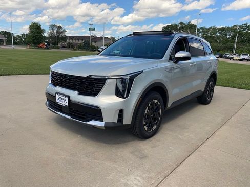New 2026 Kia Sorento S AWD/4WD image 2
