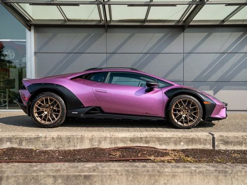 Used 2024 Lamborghini Huracan Sterrato image 5