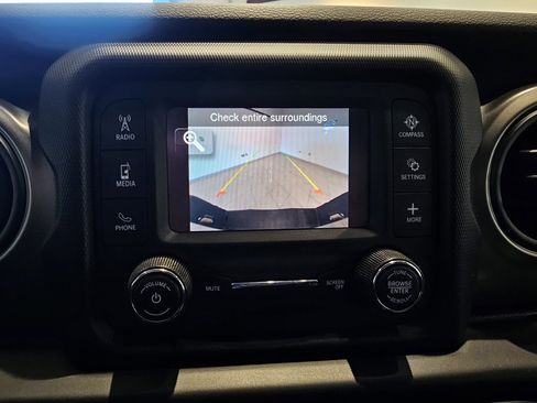 Used 2020 Jeep Gladiator Sport w/ Quick Order Package 24S image 20