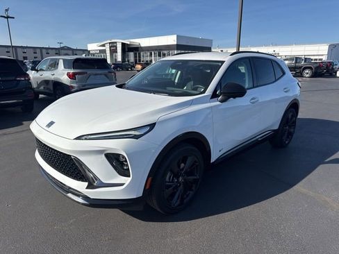 Used 2025 Buick Envision Sport Touring image 8