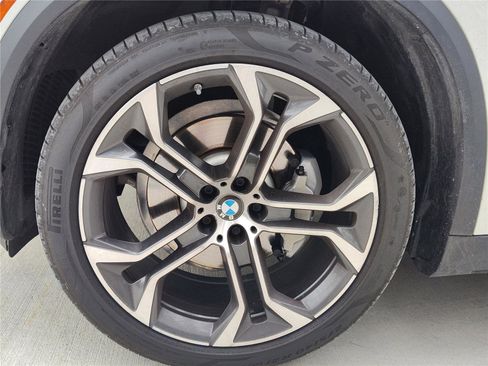 Certified 2022 BMW X5 sDrive40i w/ Premium Package image 13
