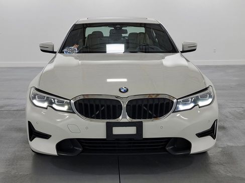 Used 2021 BMW 330i xDrive Sedan w/ Premium Package AWD/4WD image 3