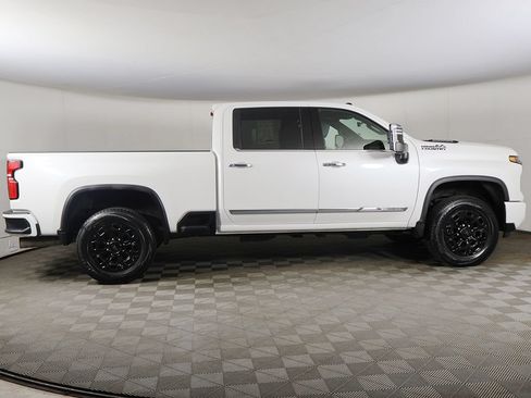 Used 2025 Chevrolet Silverado 2500 High Country w/ Technology Package AWD/4WD image 21