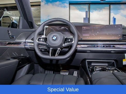 Used 2025 BMW 760i xDrive w/ Premium Package AWD/4WD image 16