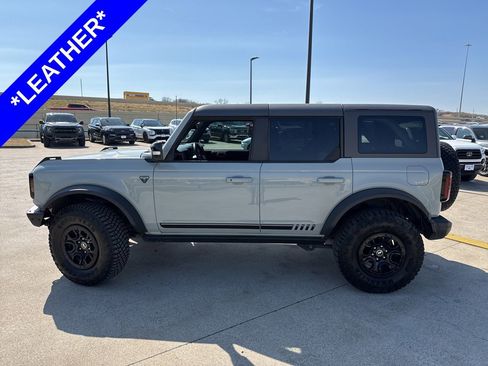 Used 2021 Ford Bronco First Edition image 3