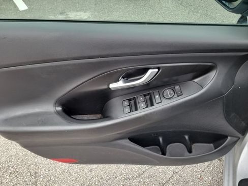 Used 2020 Hyundai Elantra GT FWD image 16