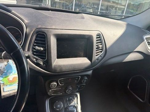 Used 2020 Jeep Compass Latitude AWD/4WD image 12