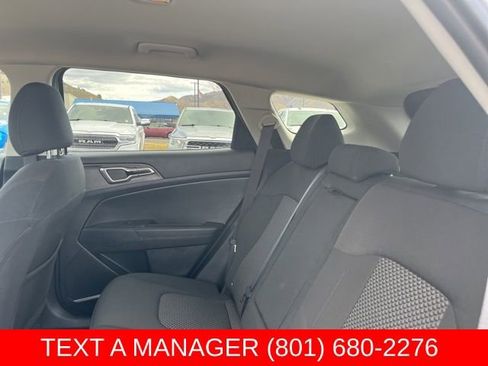 Used 2023 Kia Sportage LX AWD/4WD image 15