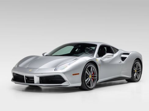 Certified 2018 Ferrari 488 GTB RWD image 2