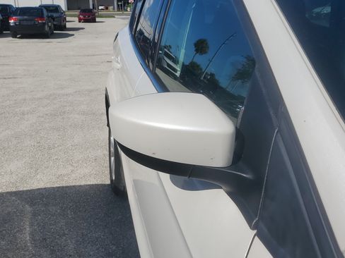 Used 2019 Ford Escape SEL FWD image 3