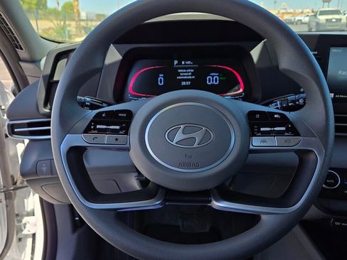 Certified 2025 Hyundai Elantra Hybrid FWD image 26